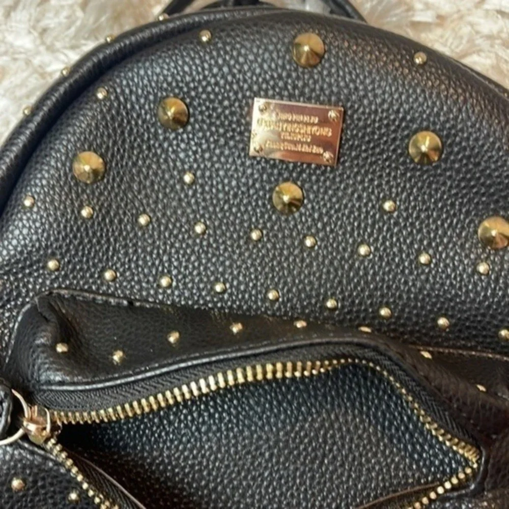 Jing‎ Pi Ju Studded Faux Leather Zip Trendy Design Backpack Purse